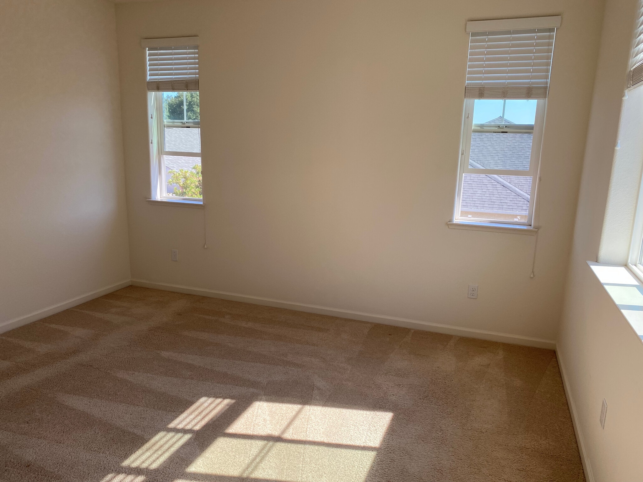 Building Photo - 830 San Bernardo Ln