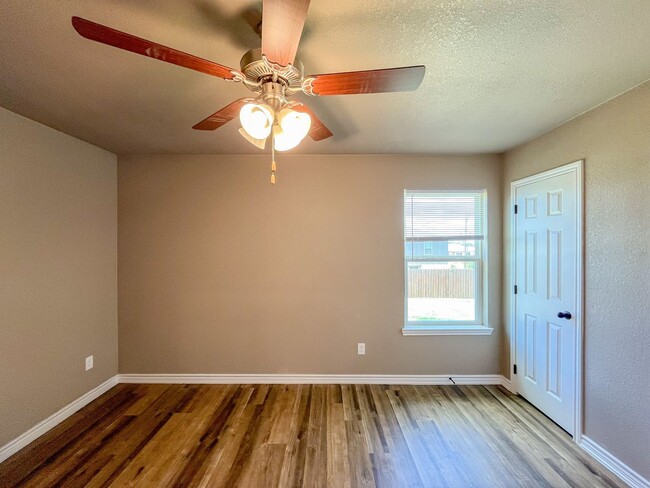 Building Photo - 1617 Pontotoc Trce