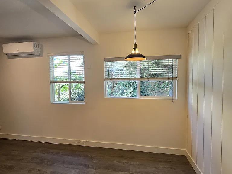 Building Photo - 5710 Vineland Ave