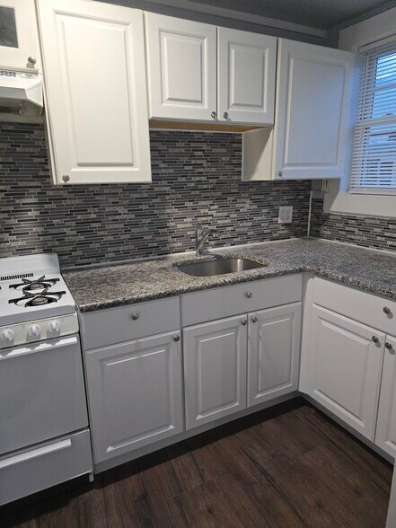 Building Photo - 1932 Magellan Ave