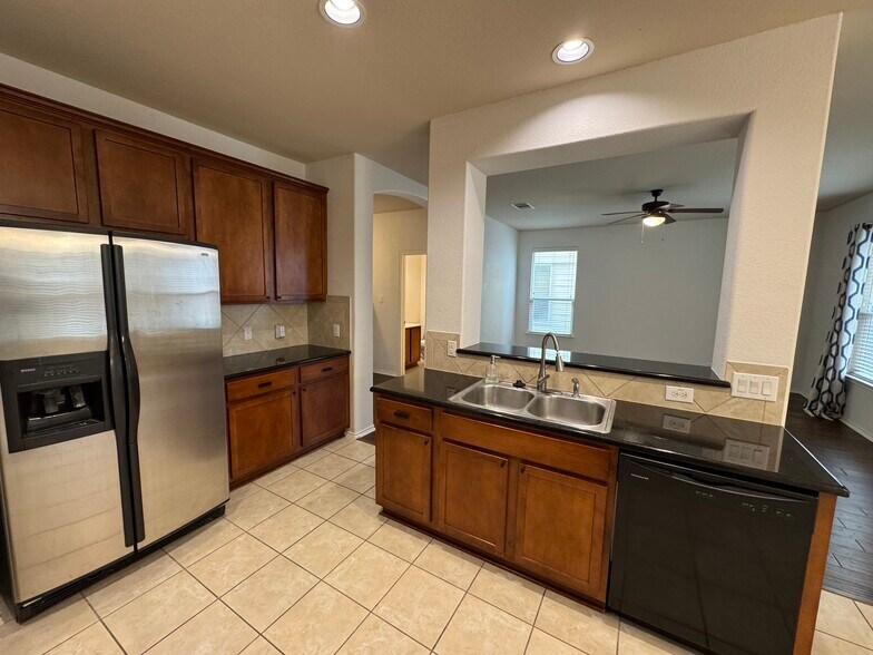 Building Photo - 8716 Wood Stork Dr