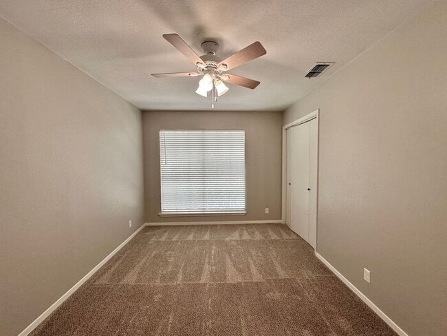 Building Photo - Available Now! 3 Bedroom 2.5 Bath Duplex i...