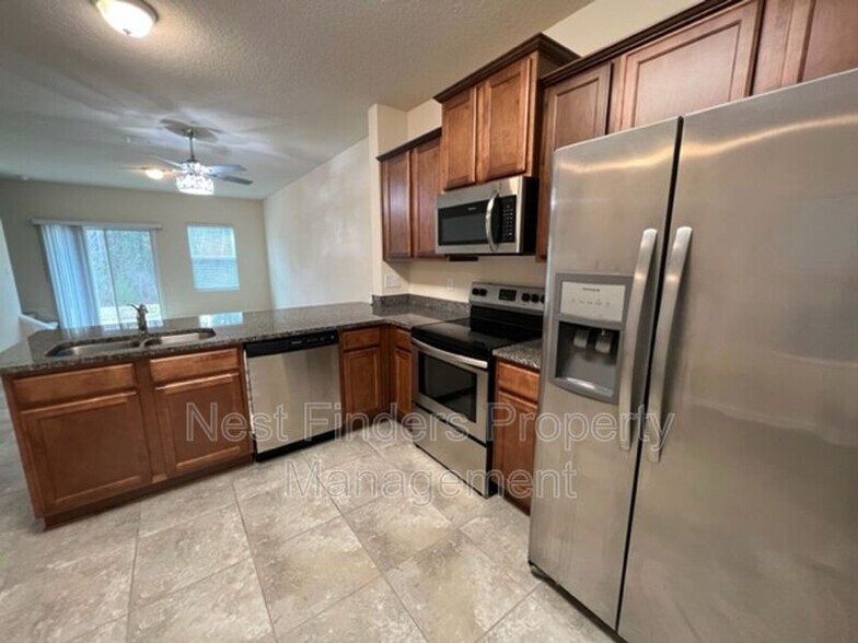 Building Photo - 726 Servia Dr