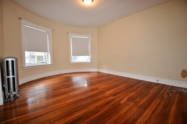 Building Photo - 141 Fuller St
