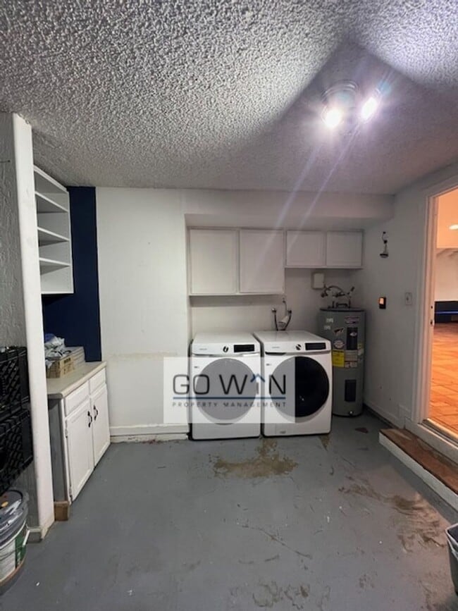 Building Photo - 4 Bed/ 2 Bath - House Tempe