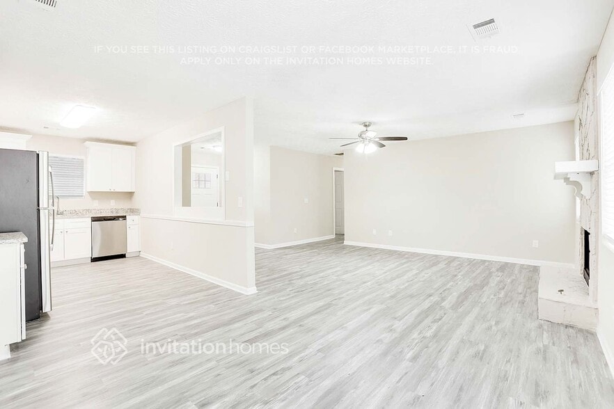 Building Photo - 50 Hidden Ridge Dr