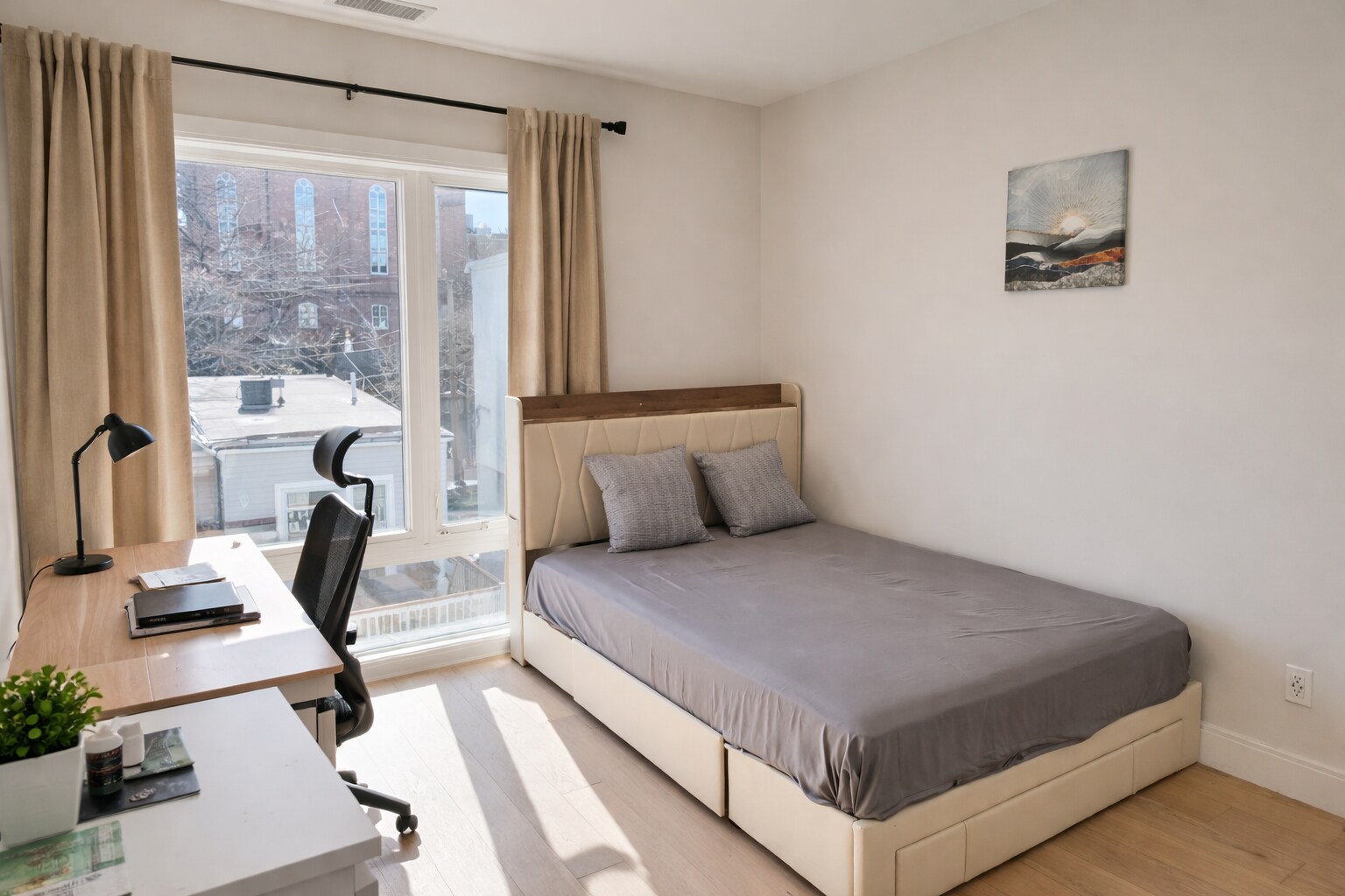 Building Photo - 287 Maverick St