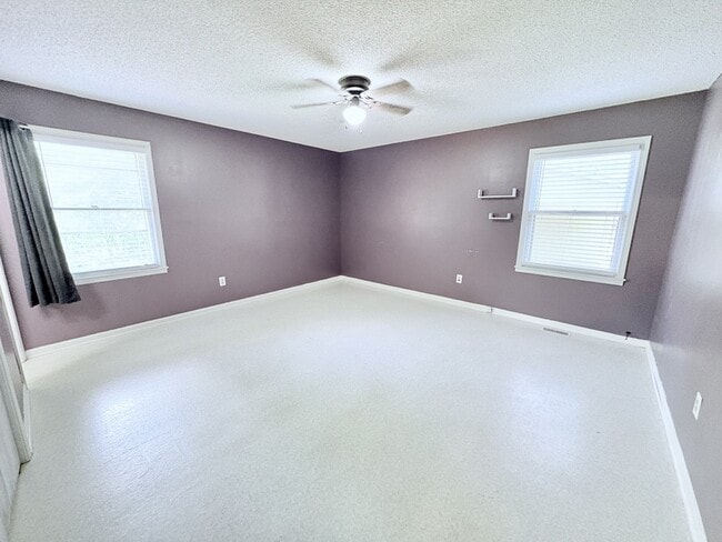 Building Photo - 127 Cedar Creek Cir