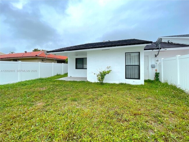 Building Photo - 1005 SW 88th Ct