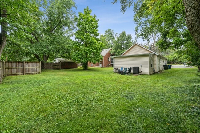 Building Photo - 4813 Calvert Rd