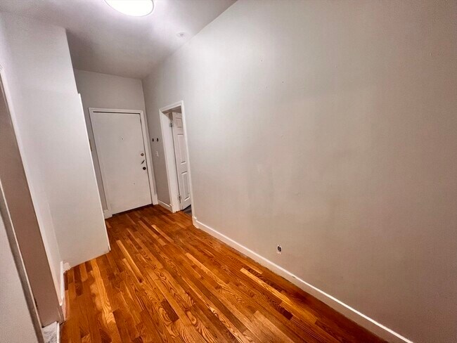 Building Photo - 78 Glenville Terrace
