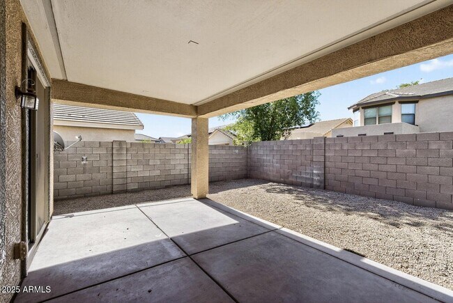 Building Photo - 18391 W Stinson Dr