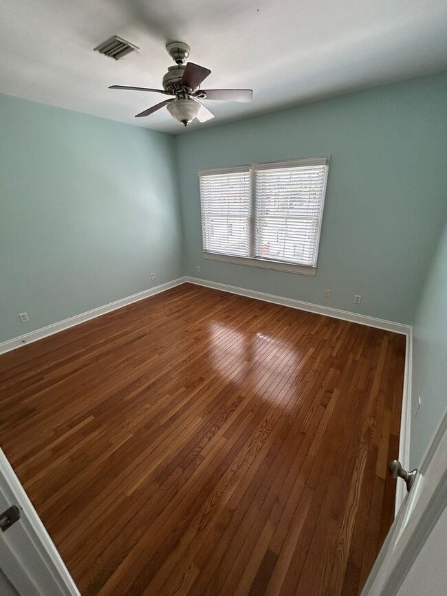 Building Photo - **FIRST MONTH RENT FREE**Charming 3 Bedroom/2 Bathroom with off street parking in Downtown Savann...