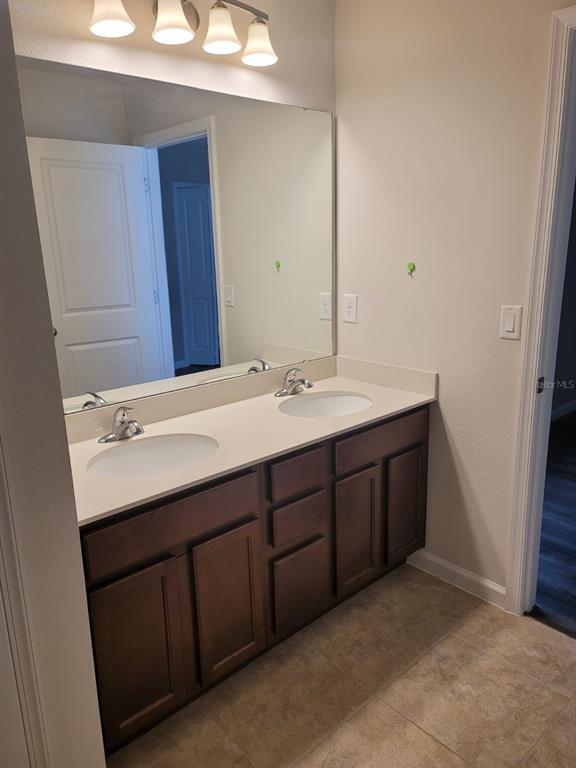 Building Photo - 6018 Glory Bower Dr