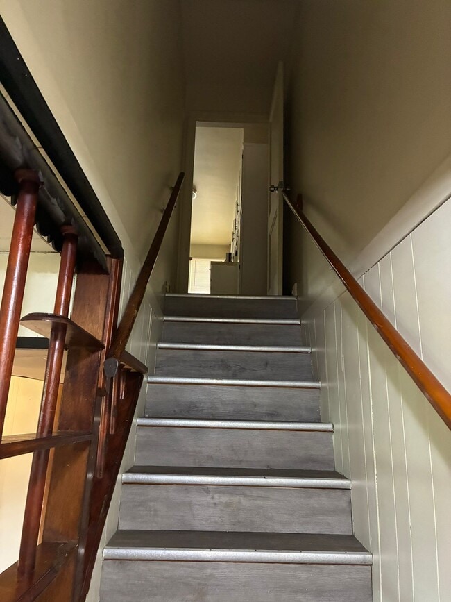Building Photo - 549 Lucia Ave