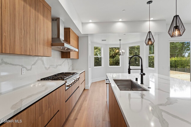 Building Photo - 295 Toyon Ct