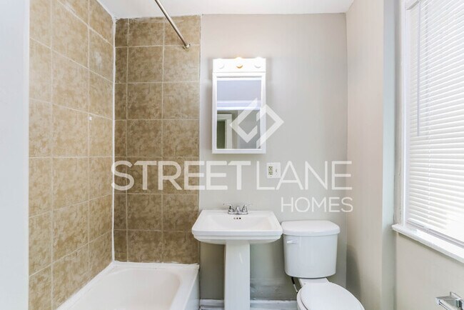 Building Photo - Charming 2 Bedroom in Columbus!