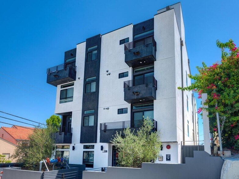 Building Photo - 338 N Mariposa Ave