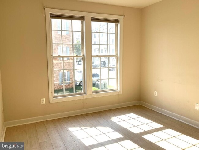 Building Photo - 3687 Spring Hollow Ln