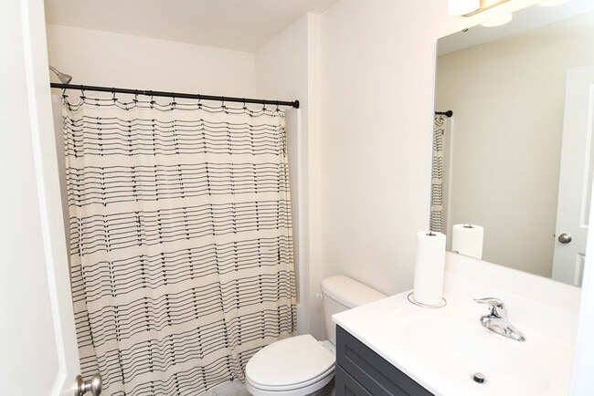 Building Photo - 37444 Castaway Dr