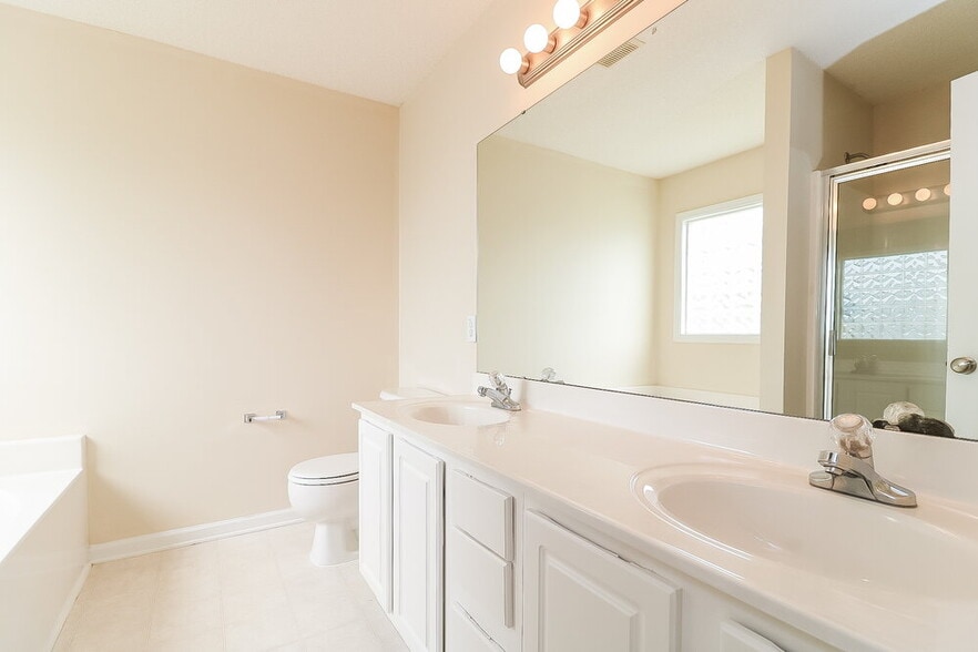 Building Photo - 36 Faircloth Ct