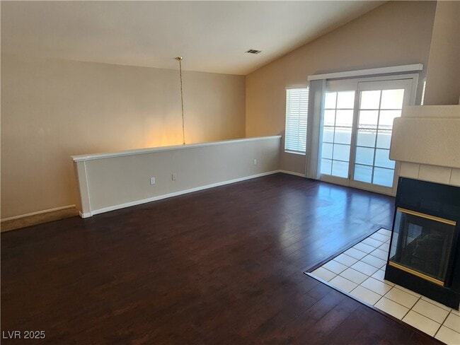 Building Photo - 5201 S Torrey Pines Dr