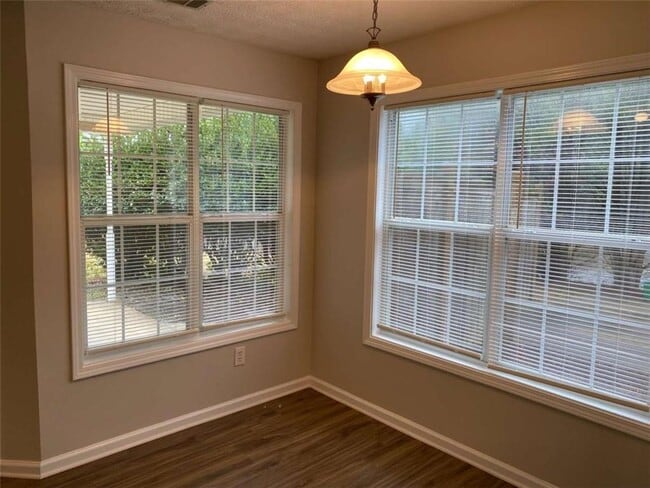 Building Photo - 4343 Grey Park Dr NE