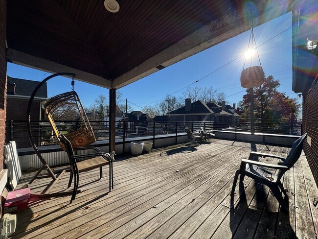 Building Photo - 201 E Fifth St