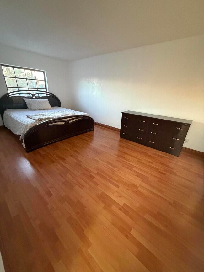 Building Photo - 110 Cypress Club Dr