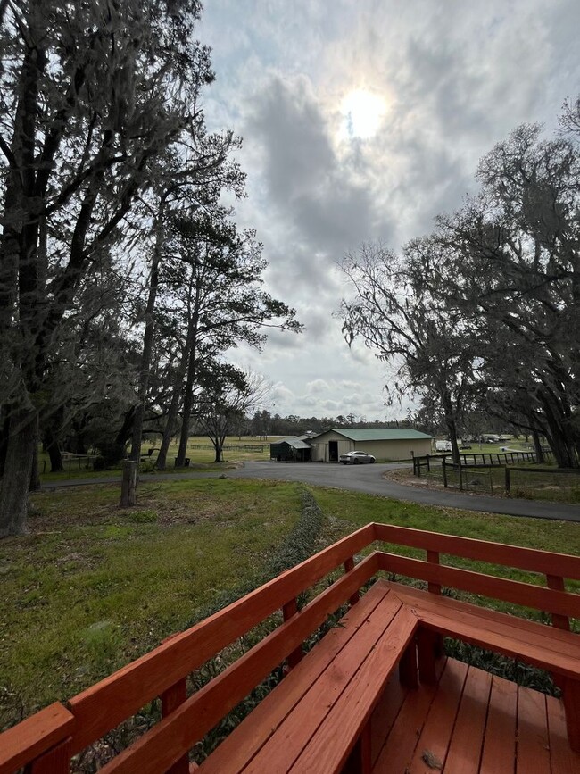 Building Photo - 4/3 Ocala HITS Stalls/RV Hook-Ups/Paddocks...