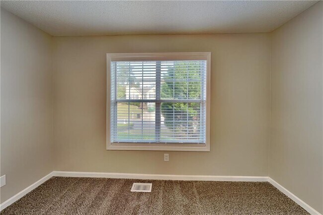 Building Photo - 4011 Cinnamon Fern Ln