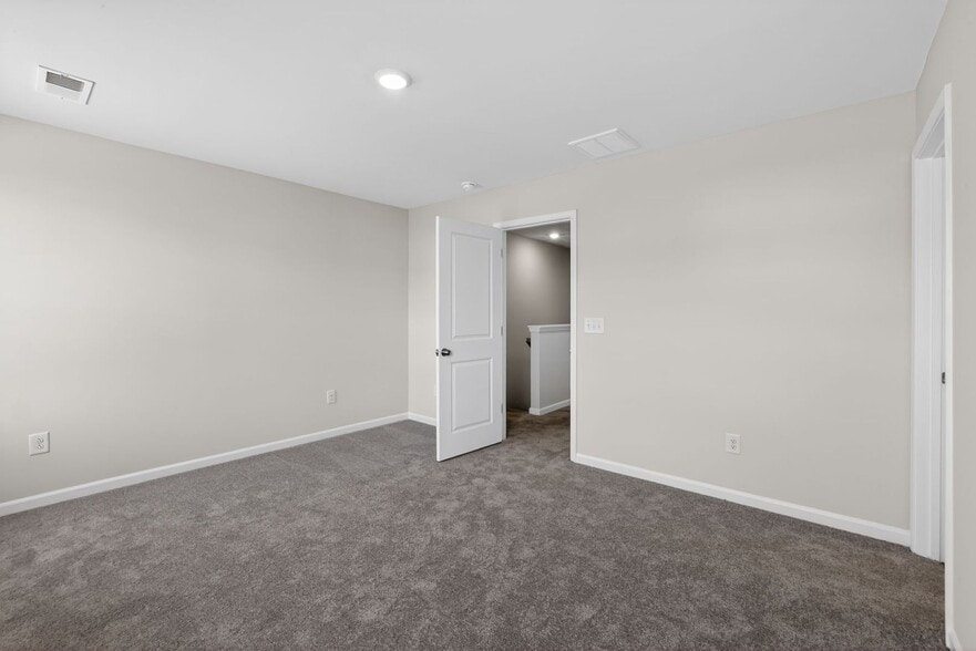 Building Photo - 1406 Cattleman Acres Dr