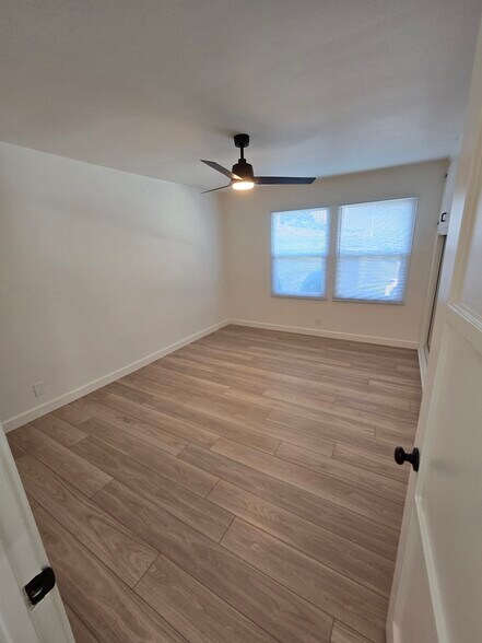 Building Photo - 7835 1/4 Flight Ave