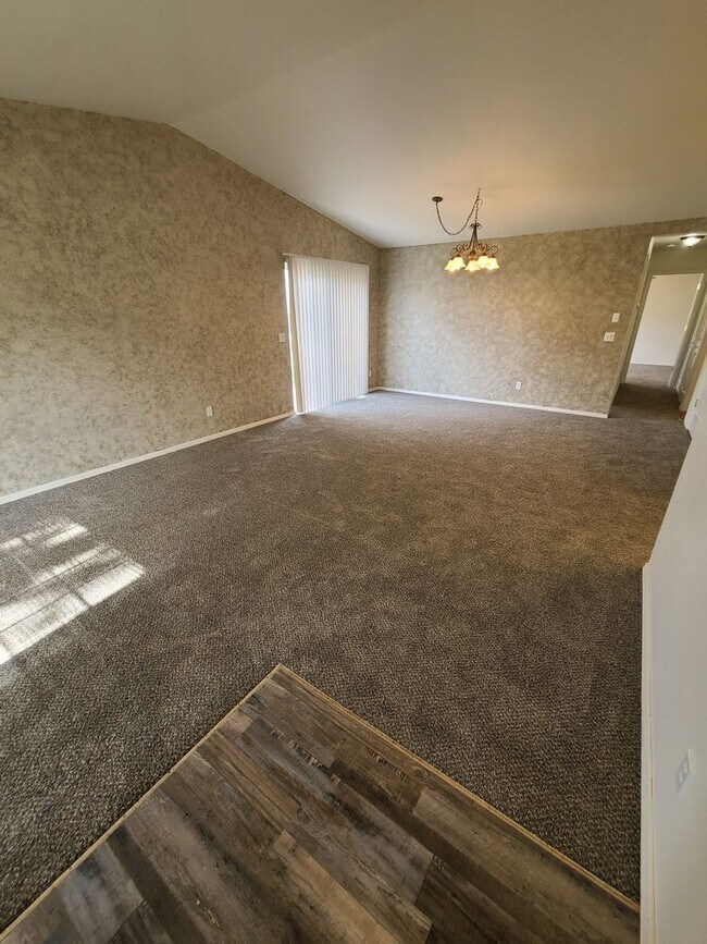 Building Photo - 4188 N Player Dr