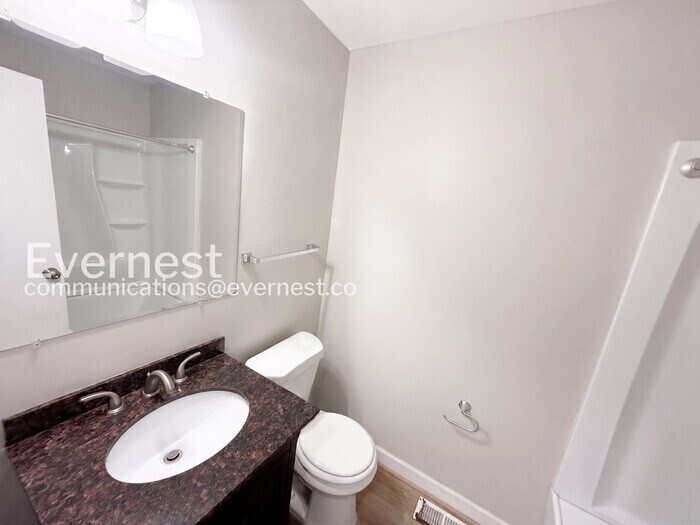 Building Photo - 1645 18th Way SW