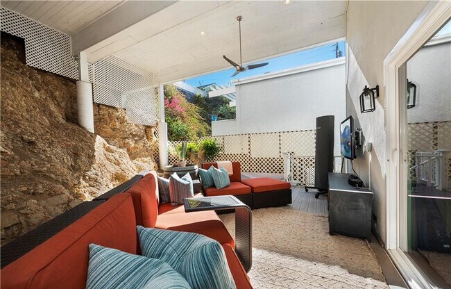 Building Photo - 2700 Bayside Dr