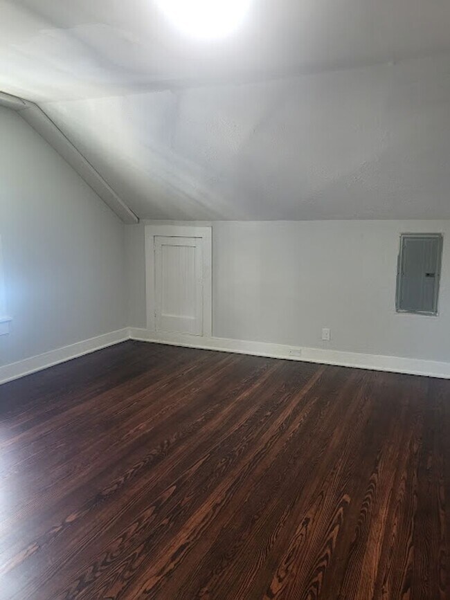 Building Photo - 980 Harte Dr SW