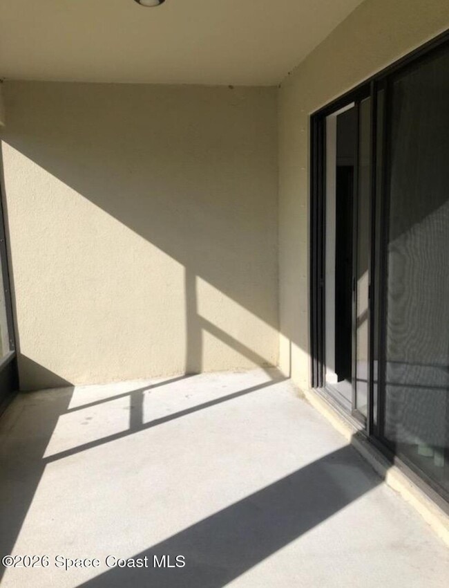 Building Photo - 463 Old Country Rd S E