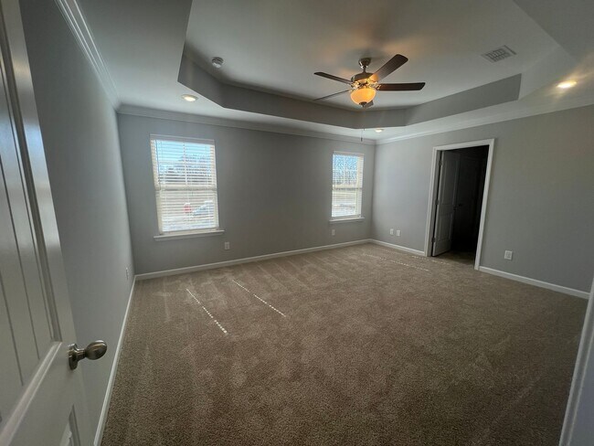 Building Photo - 41 Country Cir