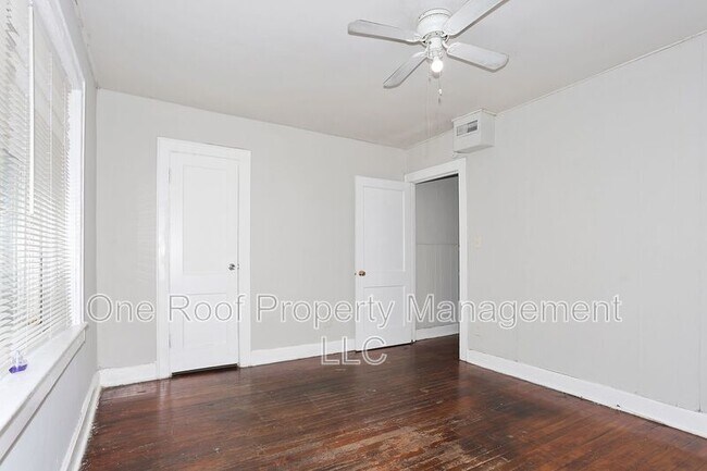 Building Photo - 3225 E 8th St