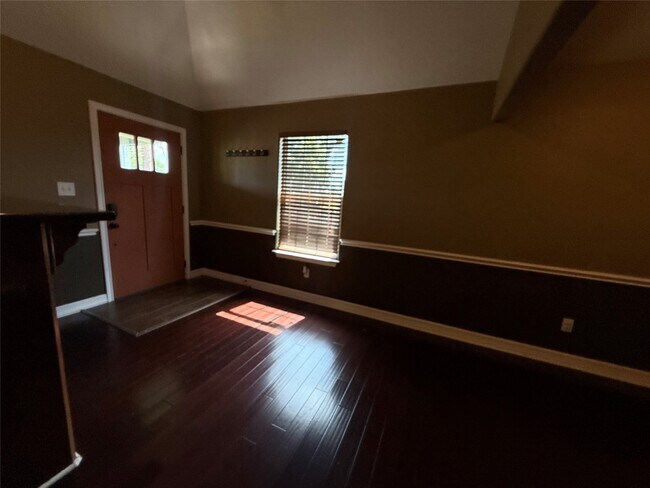 Building Photo - 8233 Hickok Ln