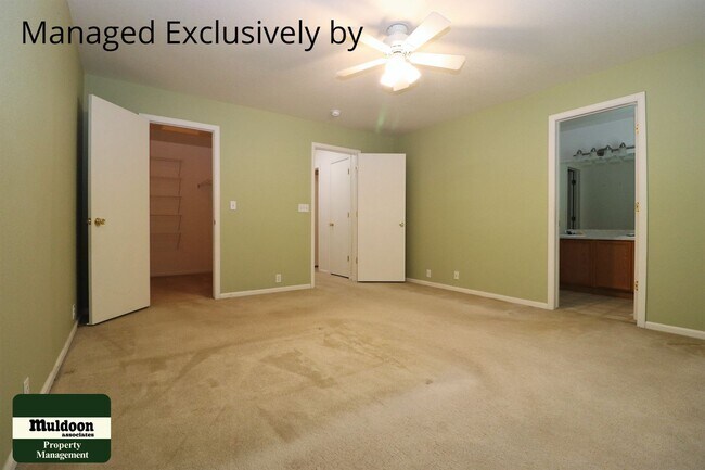 Building Photo - Northeast Pet Friendly Townhome!
