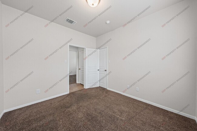 Building Photo - 418 Cross Dr.