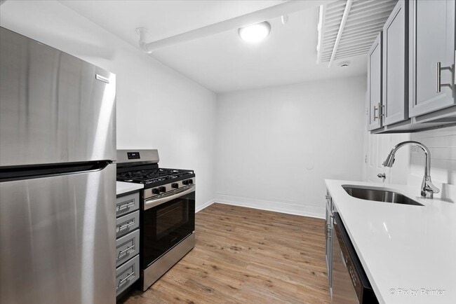 Building Photo - 5428 N Campbell Ave