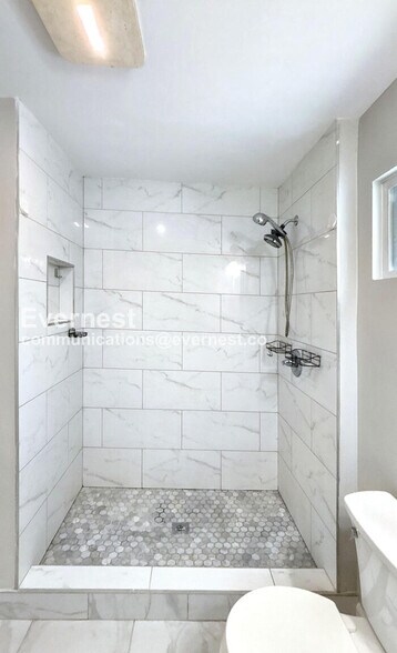 Building Photo - 2432 Steele Ave