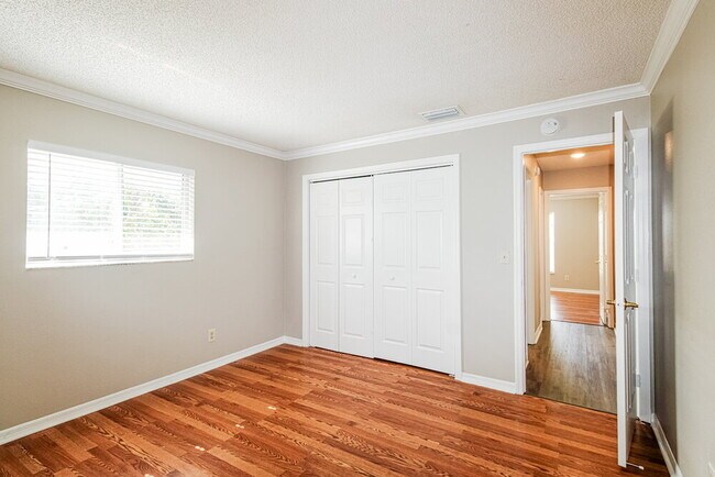 Building Photo - 9132 Hawkins Ct