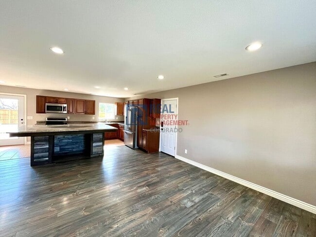 Building Photo - 1675 Tahlequah Dr