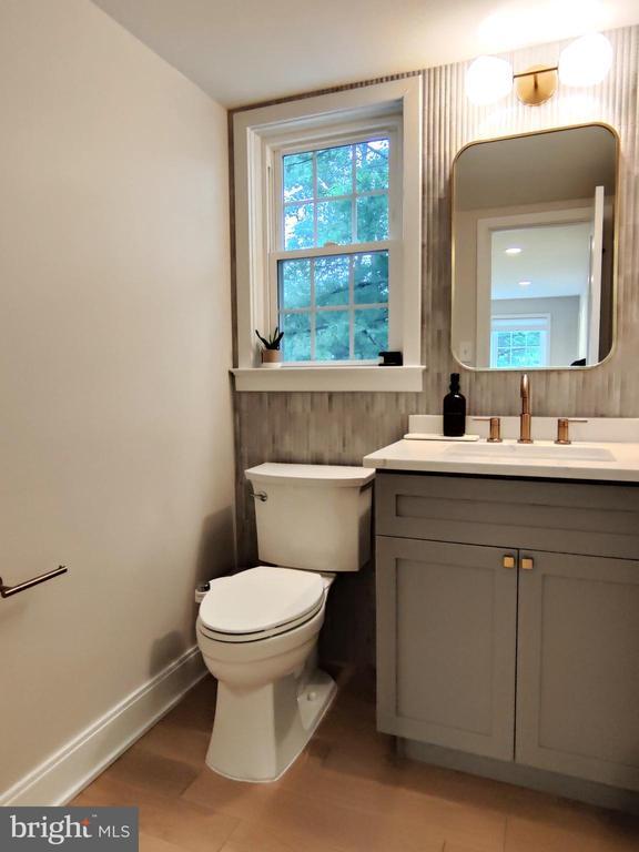 Building Photo - 9051 Laurel Hill Ct