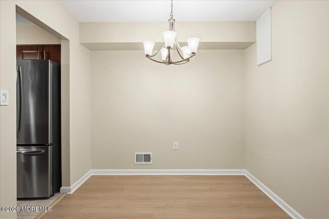 Building Photo - 203 Wellington Pl