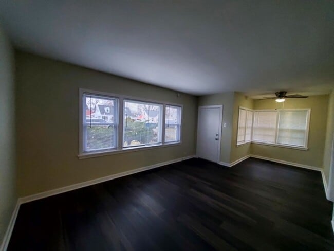 Building Photo - Oak Lawn Home